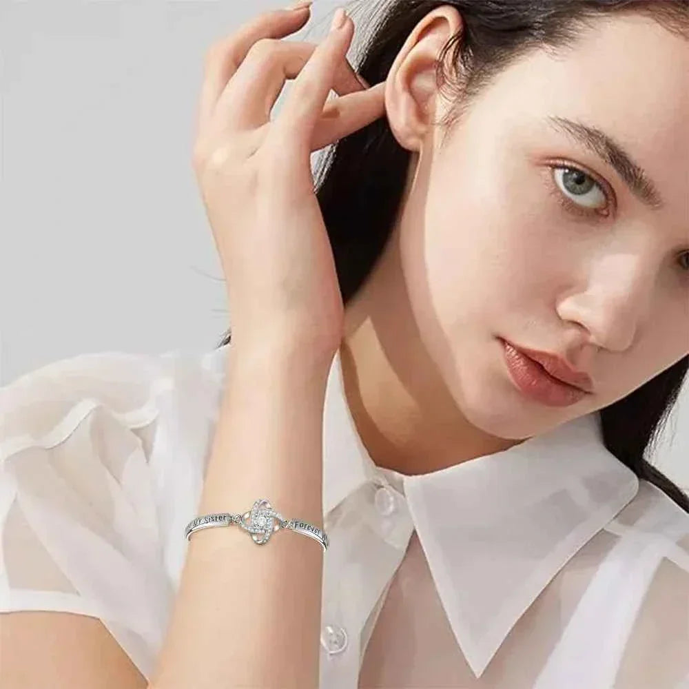 HeartCore – Elegante Pulsera Clover Link