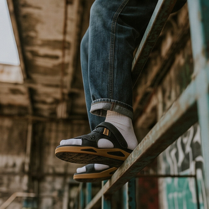 Stratford — Sportliche Pantolette mit verstellbarem Riemen
