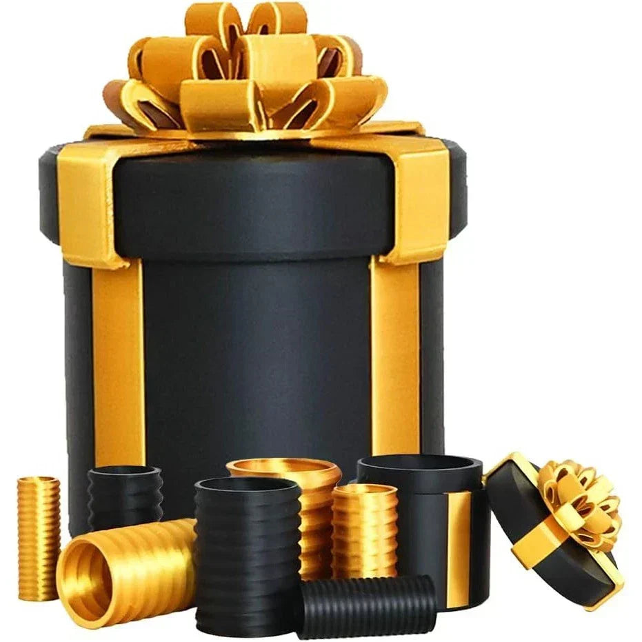GiftQuest – Weihnachtliche Geschenkschachtel im Matroschka-Stil