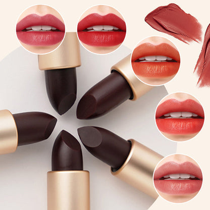 VelvetTint – Feuchtigkeitsspendender Lippenstift mit intensiver Farbkraft