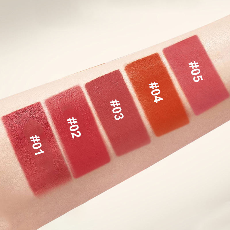 VelvetTint – Feuchtigkeitsspendender Lippenstift mit intensiver Farbkraft