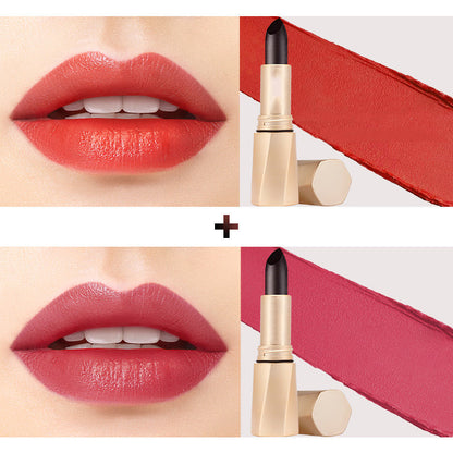 VelvetTint – Feuchtigkeitsspendender Lippenstift mit intensiver Farbkraft