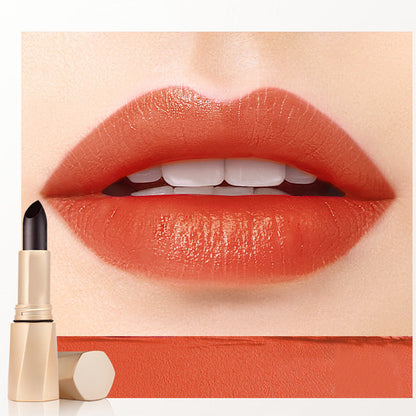 VelvetTint – Feuchtigkeitsspendender Lippenstift mit intensiver Farbkraft