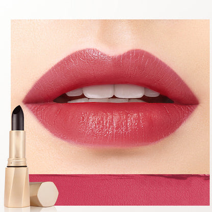 VelvetTint – Feuchtigkeitsspendender Lippenstift mit intensiver Farbkraft