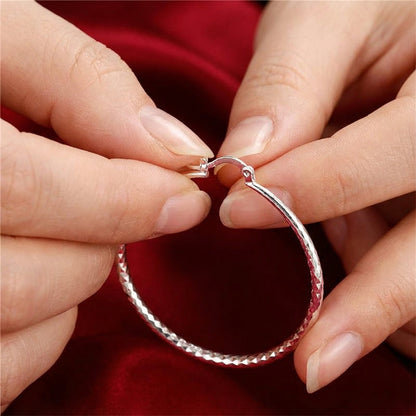 LumiLuxe – Pendientes de aro con corte brillante de diamante