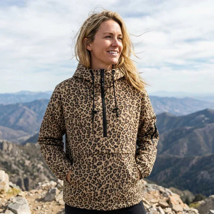 UrbanRoar – Sudadera con capucha y estampado de leopardo con estilo