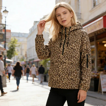 UrbanRoar – Sudadera con capucha y estampado de leopardo con estilo