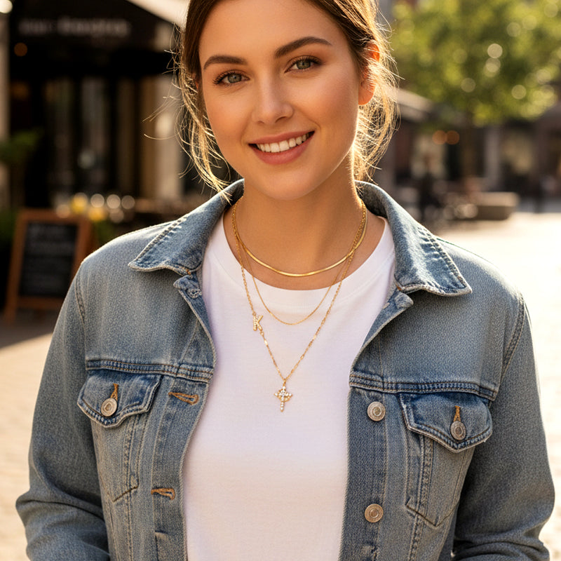 CrossWhisper – Elegante Collar de Fe