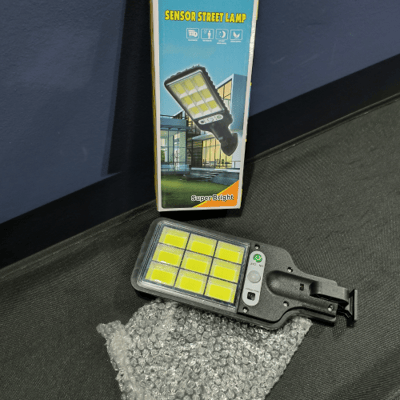 BrightSentinel – Luz de Calle Solar con Sensor de Movimiento